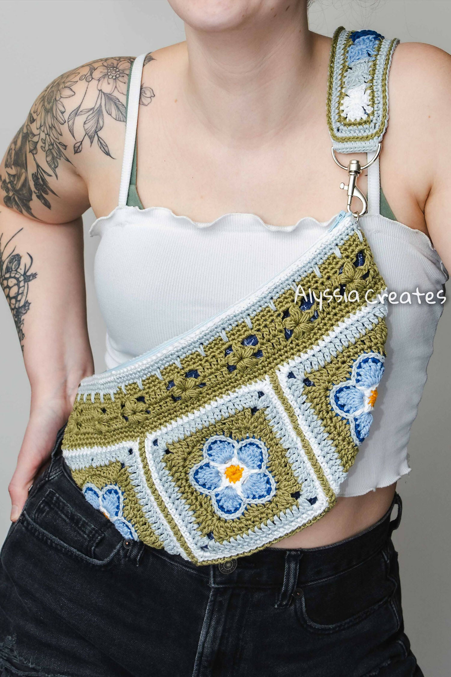 Forget Me Not Bum Bag (Crochet)