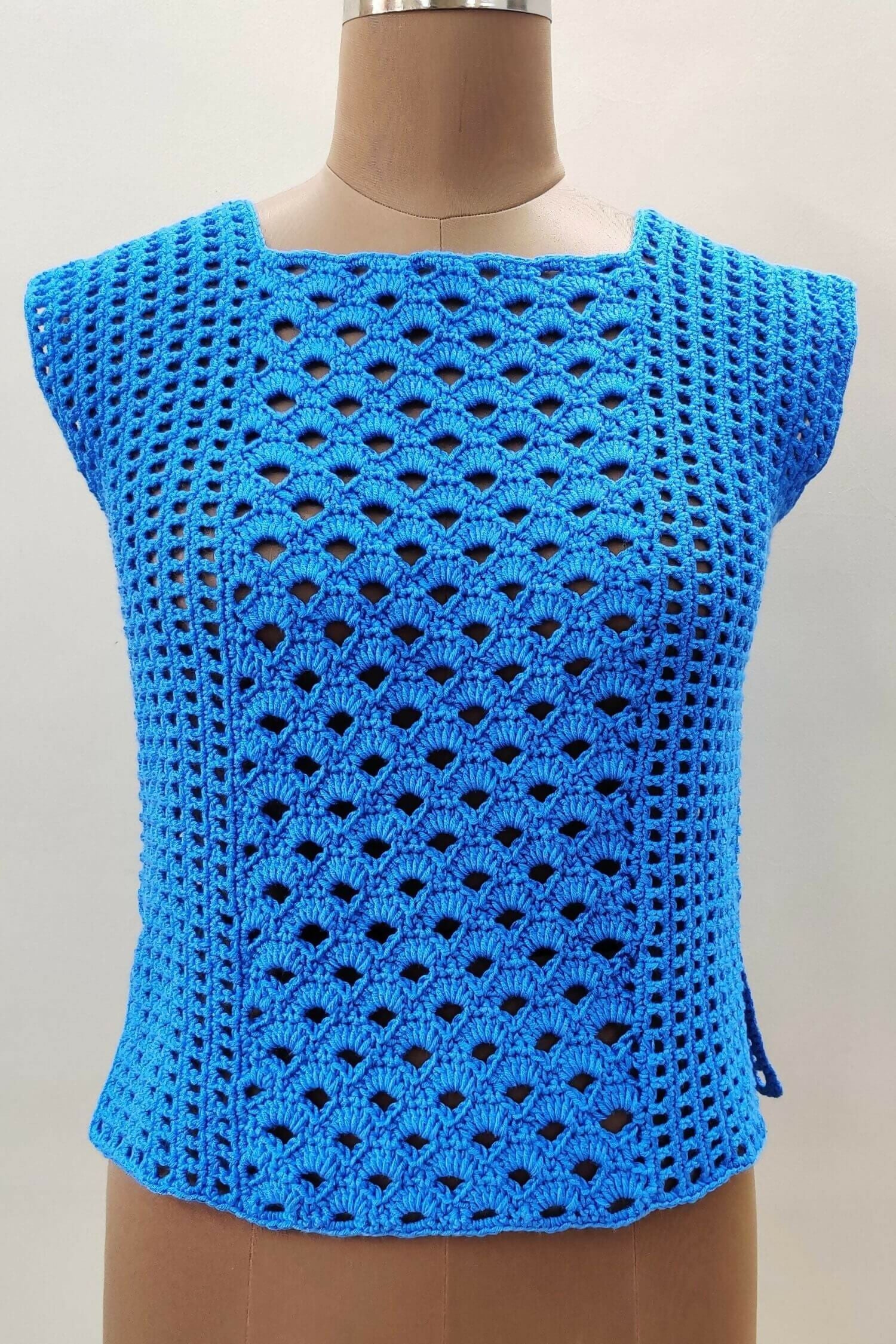 Blue Shells Top (Crochet)